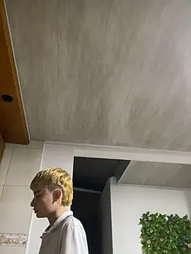 Snapshot of nico_18x chatting on February 10, 2:08 am nico 18x online show from February 10, 2:08 am