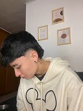 Snapshot of nico_18x chatting on February 19, 8:10 pm nico 18x online show from February 19, 8:10 pm