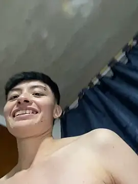 Snapshot of nico_18x chatting on March 4, 2:27 am nico 18x online show from March 4, 2:27 am