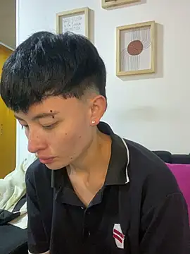 Snapshot of nico_18x chatting on March 5, 2:14 am nico 18x online show from March 5, 2:14 am