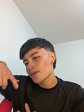 Snapshot of nico_18x chatting on November 22, 1:15 am nico 18x online show from November 22, 1:15 am