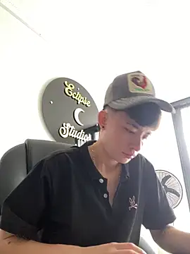 Snapshot of nico_18x chatting on November 25, 5:02 pm nico 18x online show from November 25, 5:02 pm