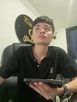 Snapshot of nico_18x chatting on November 27, 5:09 am nico 18x online show from November 27, 5:09 am