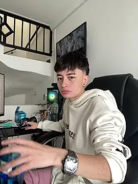 Snapshot of nico_18x chatting on December 4, 1:53 pm nico 18x online show from December 4, 1:53 pm