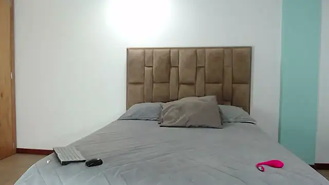 aleejhandraa online show from January 7, 4:37 am