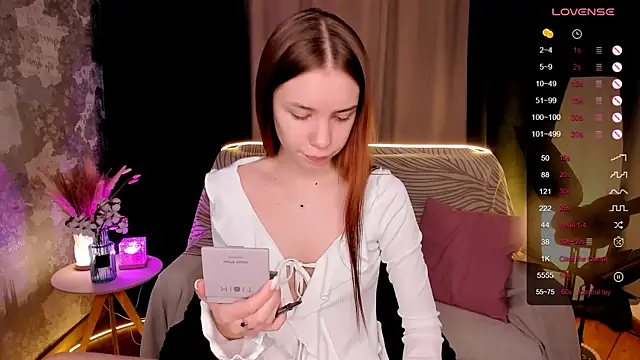 Snapshot of MilliBrown_ chatting on October 13, 7:19 am MilliBrown  online show from October 13, 7:19 am