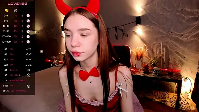 Snapshot of MilliBrown_ chatting on October 24, 8:22 am MilliBrown  online show from October 24, 8:22 am