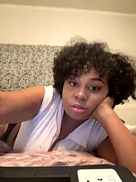 camiliaskye online show from October 10, 3:27 am