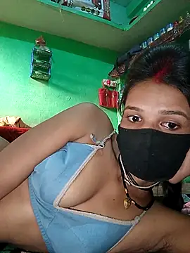 Snapshot of Hoty_girl_143 chatting on October 13, 5:18 am Hoty girl 143 online show from October 13, 5:18 am