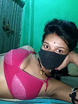 Snapshot of Hoty_girl_143 chatting on October 28, 3:54 am Hoty girl 143 online show from October 28, 3:54 am