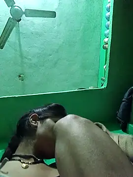 Snapshot of Hoty_girl_143 chatting on November 5, 2:55 am Hoty girl 143 online show from November 5, 2:55 am