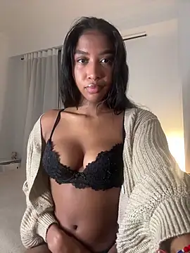 Snapshot of IamCrystal2 chatting on February 4, 4:40 am IamCrystal2 online show from February 4, 4:40 am