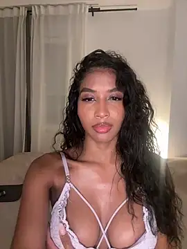 Snapshot of IamCrystal2 chatting on February 28, 12:44 am IamCrystal2 online show from February 28, 12:44 am