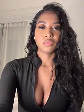 Snapshot of IamCrystal2 chatting on March 13, 12:50 am IamCrystal2 online show from March 13, 12:50 am