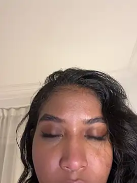 Snapshot of IamCrystal2 chatting on March 16, 5:44 am IamCrystal2 online show from March 16, 5:44 am