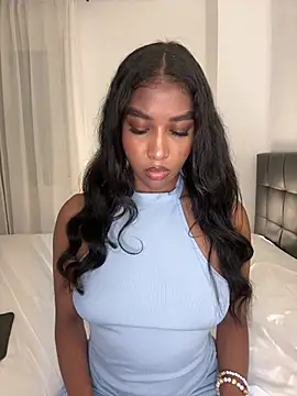 Snapshot of IamCrystal2 chatting on March 19, 1:42 am IamCrystal2 online show from March 19, 1:42 am