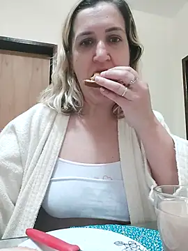 Snapshot of Bia_sexynovaes chatting on October 2, 10:44 am Bia sexynovaes online show from October 2, 10:44 am