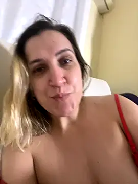 Snapshot of Bia_sexynovaes chatting on October 30, 1:18 am Bia sexynovaes online show from October 30, 1:18 am