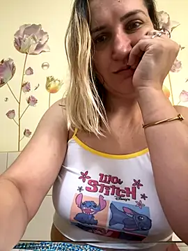 Snapshot of Bia_sexynovaes chatting on November 17, 10:54 am Bia sexynovaes online show from November 17, 10:54 am