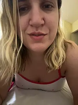 Snapshot of Bia_sexynovaes chatting on November 25, 2:44 am Bia sexynovaes online show from November 25, 2:44 am