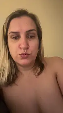 Snapshot of Bia_sexynovaes chatting on December 14, 11:31 pm Bia sexynovaes online show from December 14, 11:31 pm
