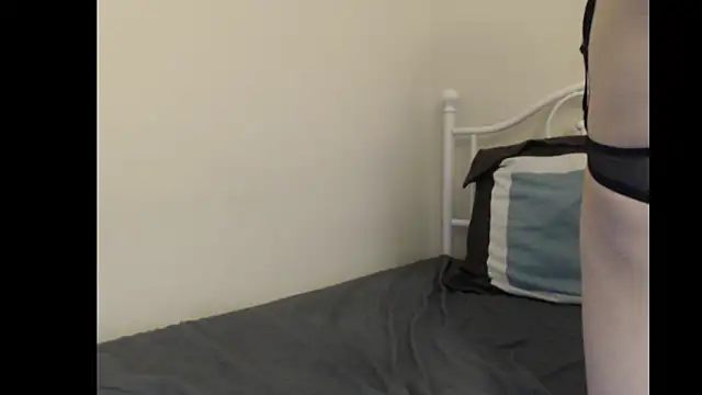 Snapshot of lyssaxoxx chatting on December 17, 9:05 pm lyssaxoxx online show from December 17, 9:05 pm