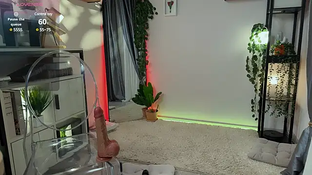 Lella Ryann  online show from March 13, 7:39 pm