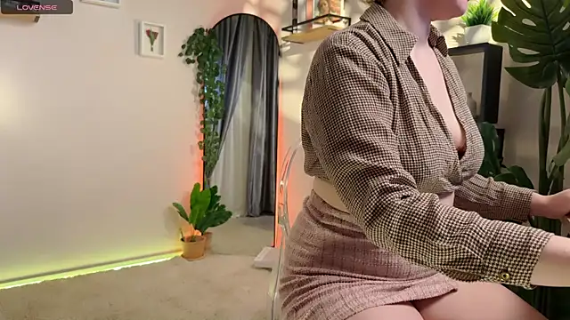 Lella Ryann  online show from March 19, 12:01 pm