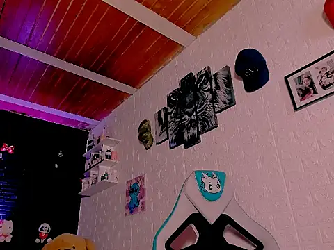 missycanoo online show from September 25, 3:10 am