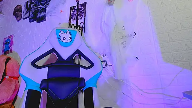 missycanoo online show from October 14, 1:17 am