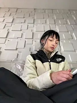 Annie LS online show from January 8, 2:35 pm