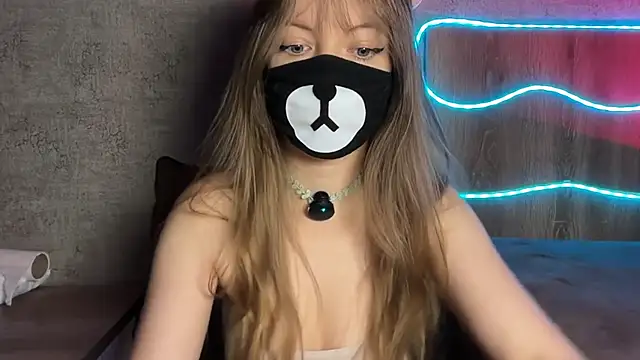 Snapshot of Your_Little_Bear chatting on June 16, 1:08 am Your Little Bear online show from June 16, 1:08 am