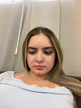 imlindapink online show from October 4, 5:44 pm