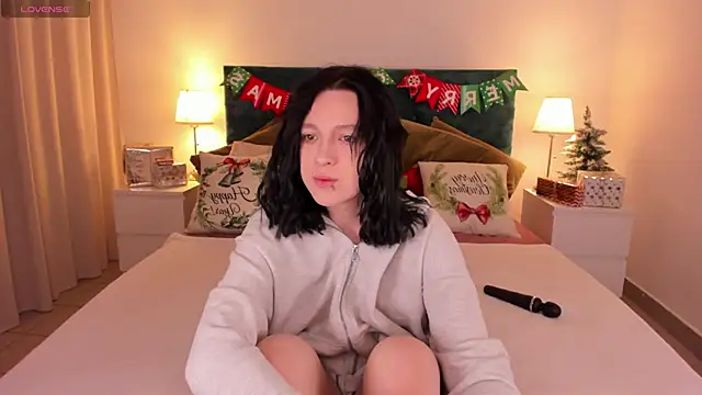 fiamoory online show from December 9, 1:18 am