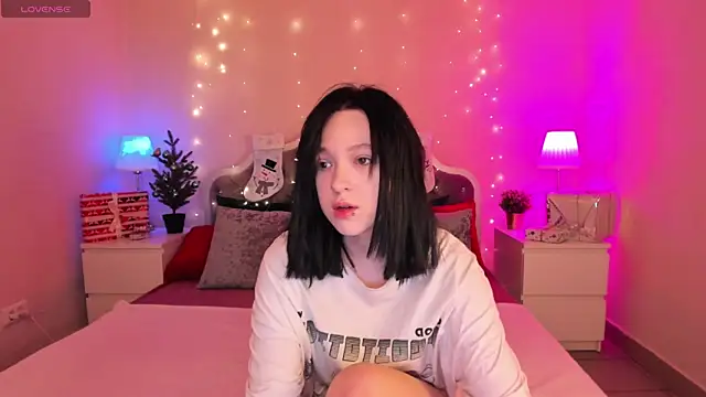 fiamoory online show from December 15, 1:24 am