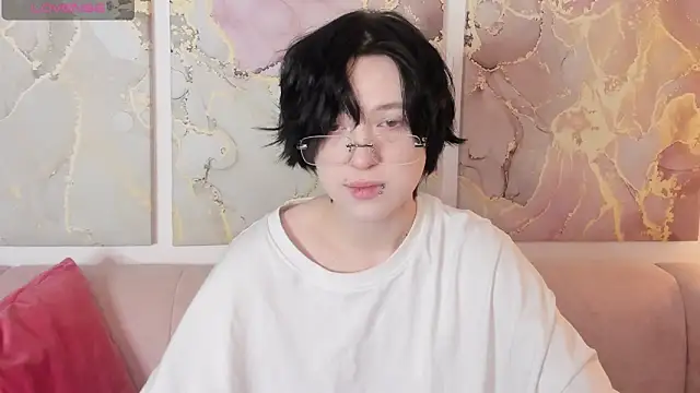 Snapshot of fiamoory chatting on January 19, 1:20 am fiamoory online show from January 19, 1:20 am