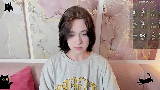 fiamoory online show from June 12, 8:24 am