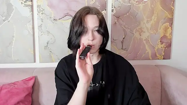 fiamoory online show from June 13, 1:25 am