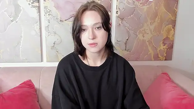 fiamoory online show from June 14, 2:24 am