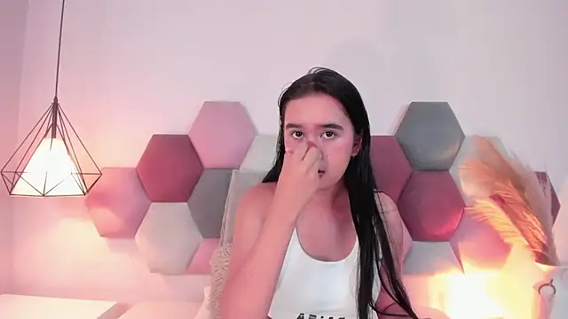 LaraGoldd online show from November 14, 10:40 pm