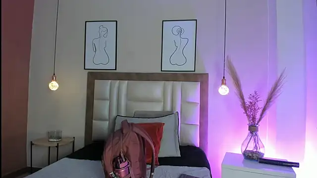 LaraGoldd online show from February 11, 9:31 pm