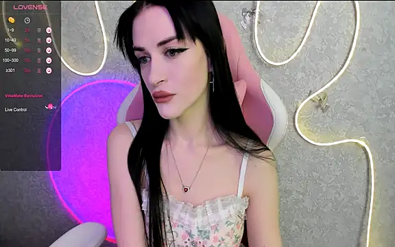 Snapshot of Molly_Crystall chatting on April 20, 4:48 am Molly Crystall online show from April 20, 4:48 am