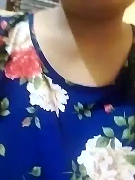 Snapshot of Radhikadavi879 chatting on December 3, 6:49 pm Radhikadavi879 online show from December 3, 6:49 pm