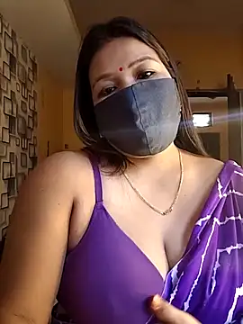 Snapshot of Radhikadavi879 chatting on October 10, 5:06 am Radhikadavi879 online show from October 10, 5:06 am