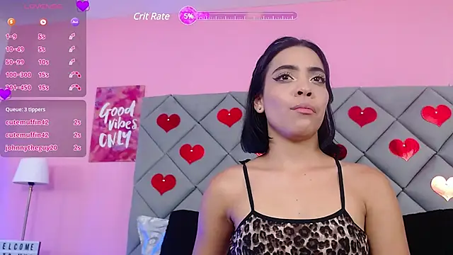 SaraSchmitt online show from February 13, 7:10 pm