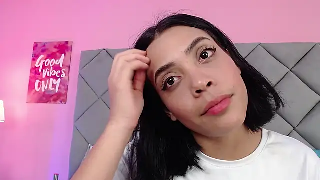 SaraSchmitt online show from March 6, 7:21 pm