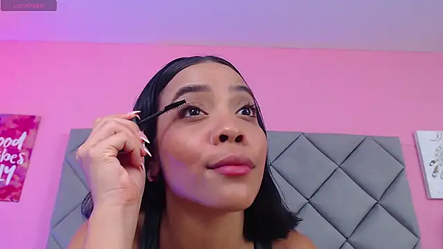 SaraSchmitt online show from March 21, 7:13 pm