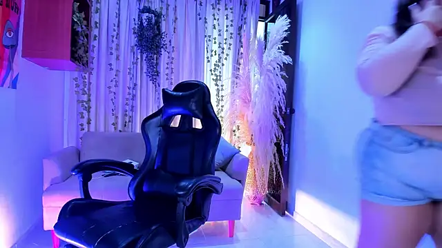 JulietaKane online show from May 25, 9:32 pm
