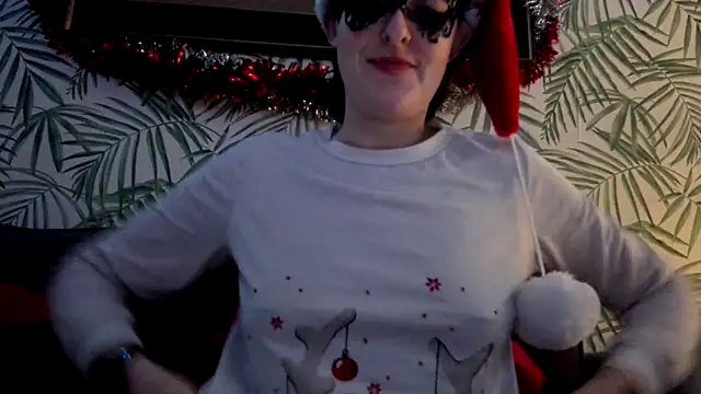 LexiSnowUK online show from December 3, 9:55 am