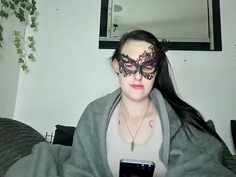 LexiSnowUK online show from January 8, 9:32 am